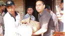 Citizen6, Matarambaru: Setelah membunuh istrinya (Tionada), Marda Pardede (27) akhirnya juga bunuh diri dengan cara gantung diri di dalam kamarnya. (Pengirim: Dika)