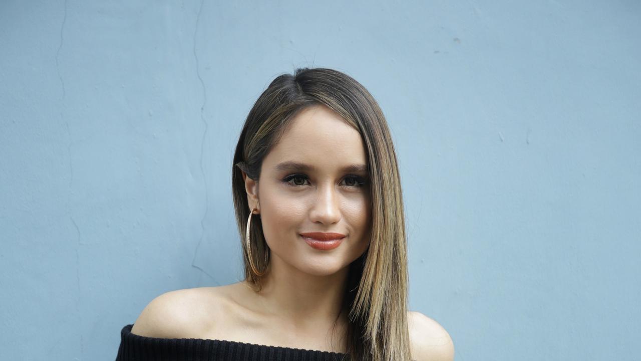 [Fimela] Cinta Laura