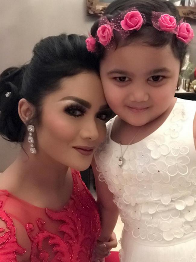 Krisdayanti dan Amora Lemos. (Instagram)