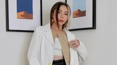 Memadukan blazer putih, penampilan Kyra Nayda satu ini bisa dijadikan Inspirasi. Pasalnya, dirinya terlihat tampil semi formal namun tetap stylish. (Liputan6.com/IG/@kyranayda)