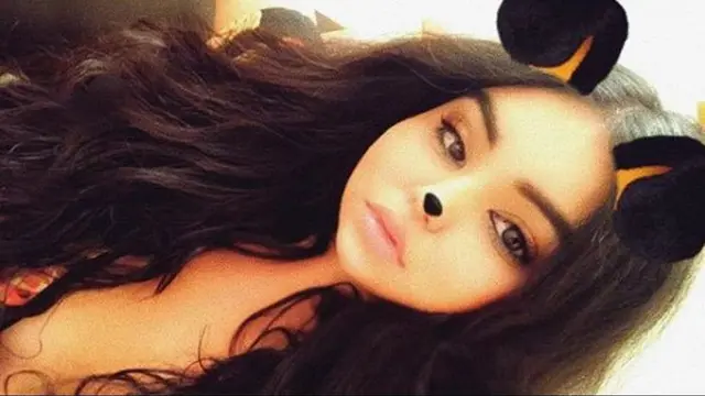 [Bintang] Salah Kirim Foto ke Grup Chat Keluarga, Perempuan Ini Langsung Dibawa ke Psikiater