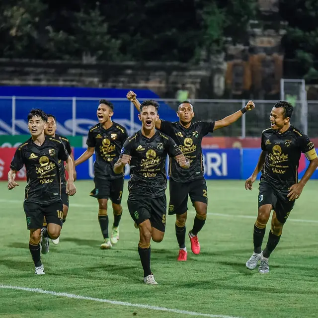 5 Potret Selebrasi Kemenangan Persebaya Surabaya Atas Bali United