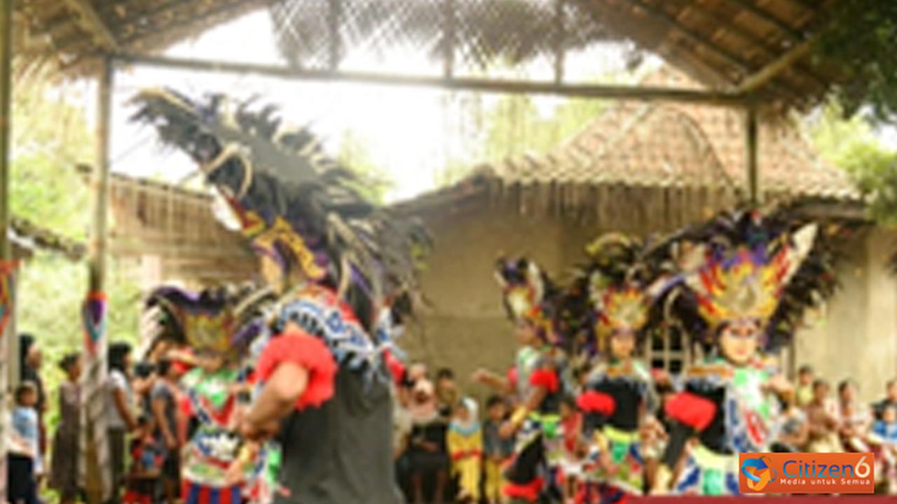 Yuk, Berkenalan dengan Tarian Topeng Ireng