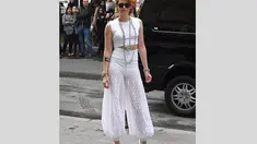 Aktris Kristen Stewart mencuri perhatian lewat penampilan barunya di ajang Paris Fashion Week, Rabu (9/7/14). (Daily Mail)
