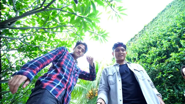 Tour Guide Setengah Cinta
