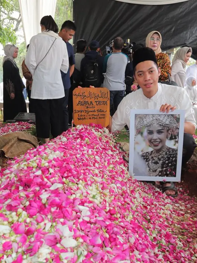 [Bintang] Rasyid Rajasa dan Adara Taista