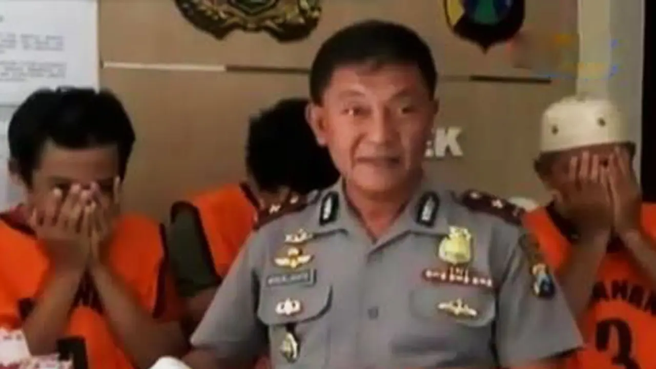 VIDEO: Jadi Pengedar Narkoba, Guru Ngaji Ini Diringkus Polisi