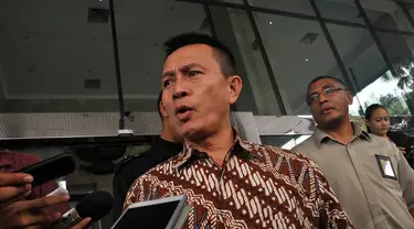 Ketua Komisi Yudisial (KY) Suparman Marzuki mendatangi kantor KPK, Jakarta, Senin (6/10/14). (Liputan6.com/Miftahul Hayat)