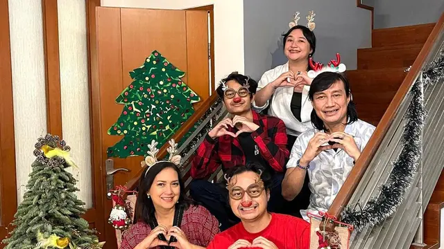 Ira Wibowo dan Katon Bagaskara Merayakan Natal 2022