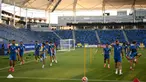 Para pemain Iran mengikuti sesi latihan di Carson Sports Park, California pada Minggu 14 Juni 2026, menjelang pertandingan Grup G Piala Dunia 2026 melawan Selandia Baru. (Patrick T. Fallon/AFP)