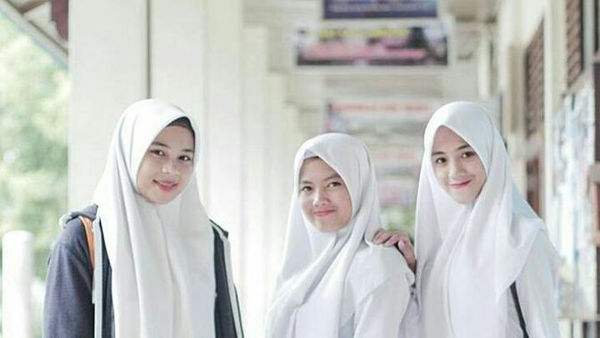 Walau Memakai Seragam Gaya Hijab Anak SMA ini Wajib Kamu 