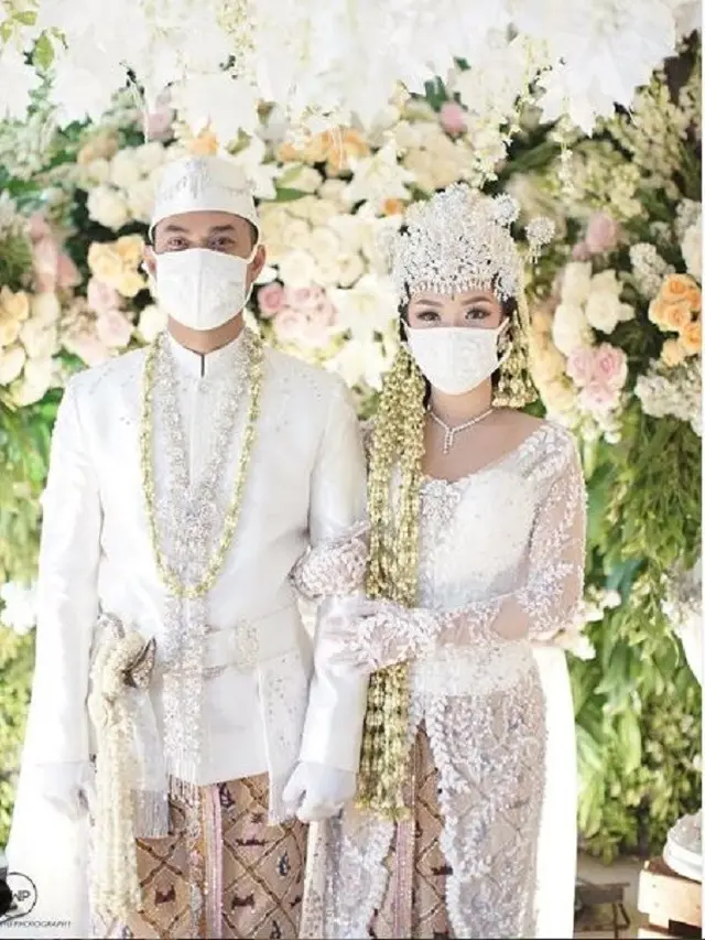 Zaskia Gotik (Foto: Instagram/@ivan_gunawan)