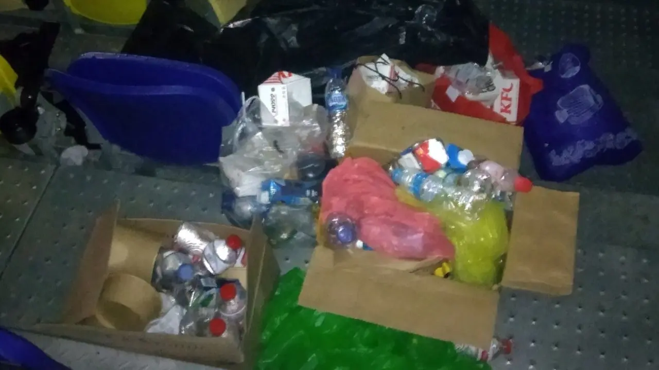Viral Cuitan Petugas Kebersihan MotoGP Mandalika, Soroti Sampah yang Dibuang Sembarangan oleh Penonton