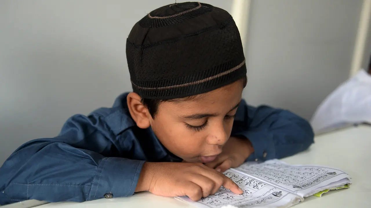 FOTO: Belajar Membaca Alquran Selama Bulan Suci Ramadhan di India