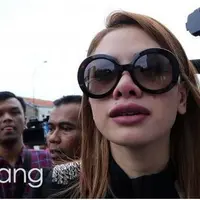 Nama Robby Abbas belakangan ini dikaitkan dengan kasus yang menimpa Nikita Mirzani. Apakah ada kerjasama antara Robby Abbas dan tersangka F dan O dalam prostitusi di kalangan artis dan model?