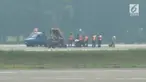 Landasan Bandar Udara Halim Perdanakusuma Jakarta terkelupas. Akibatnya, bandara tersebut ditutup selama tiga jam.