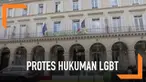 Aturan baru yang diterapkan di Brunei terkait hukuman rajam sampai mati terhadap pelaku seks sesama jenis, menuai protes keras dari berbagai kalangan. Sejumlah seleb Hollywood menyuarakan boikot terhadap sembilan hotel milik penguasa Brunei, Sultan H...