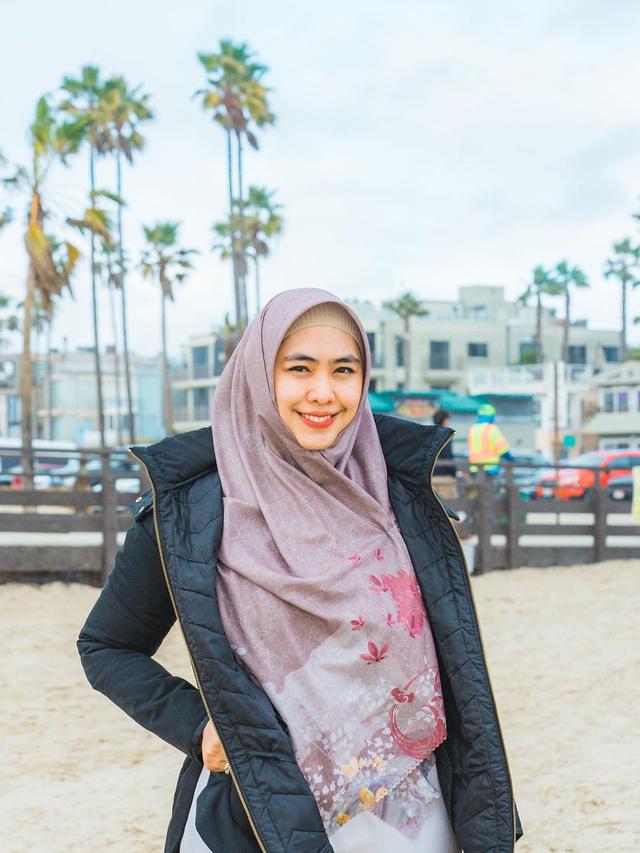 8 Potret Oki Setiana Dewi dan Keluarga saat di Los Angeles, Kerja Sekaligus Liburan