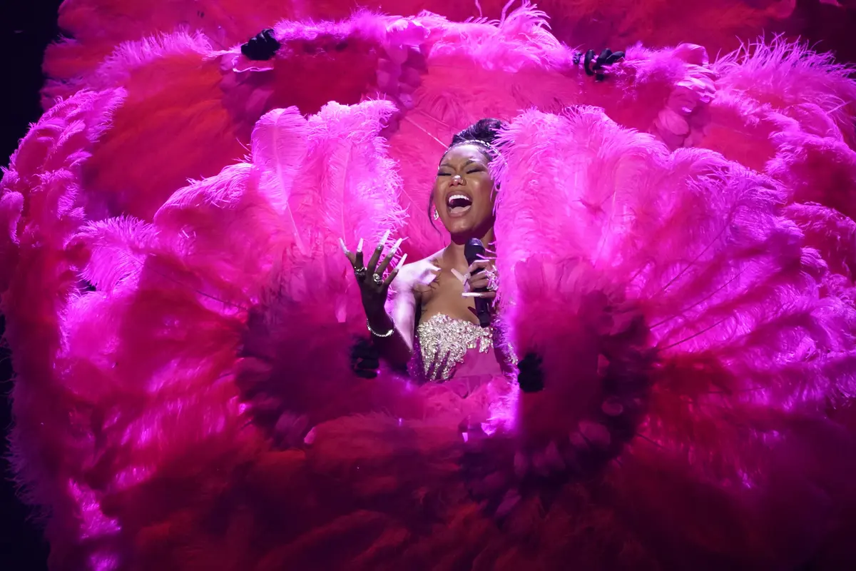 FOTO: Muni Long Meriahkan Panggung BET Awards 2022