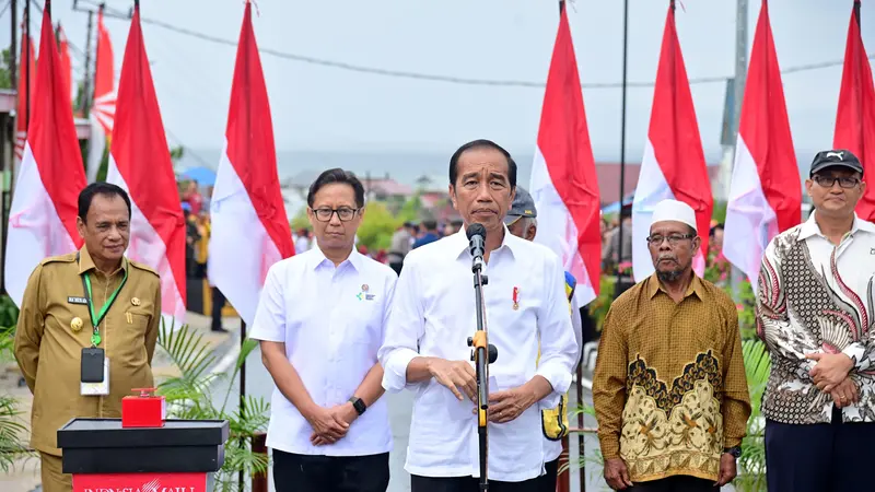 Jokowi Resmikan Pembangunan 15 Ruas Jalan di Sulteng, Habiskan Anggaran Rp330 Miliar