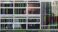 Karyawan mengamati pergerakan harga saham di MNC Sekuritas, Jakarta, Selasa (19/11/2024). (Liputan6.com/Angga Yuniar)