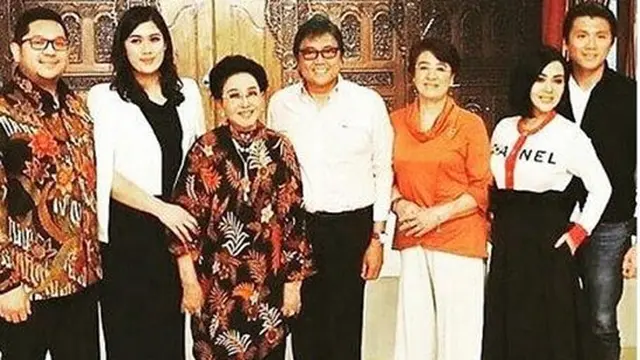 Momen Kebersamaan Syahrini dan Mertua (sumber: instagram/princessyahrini)