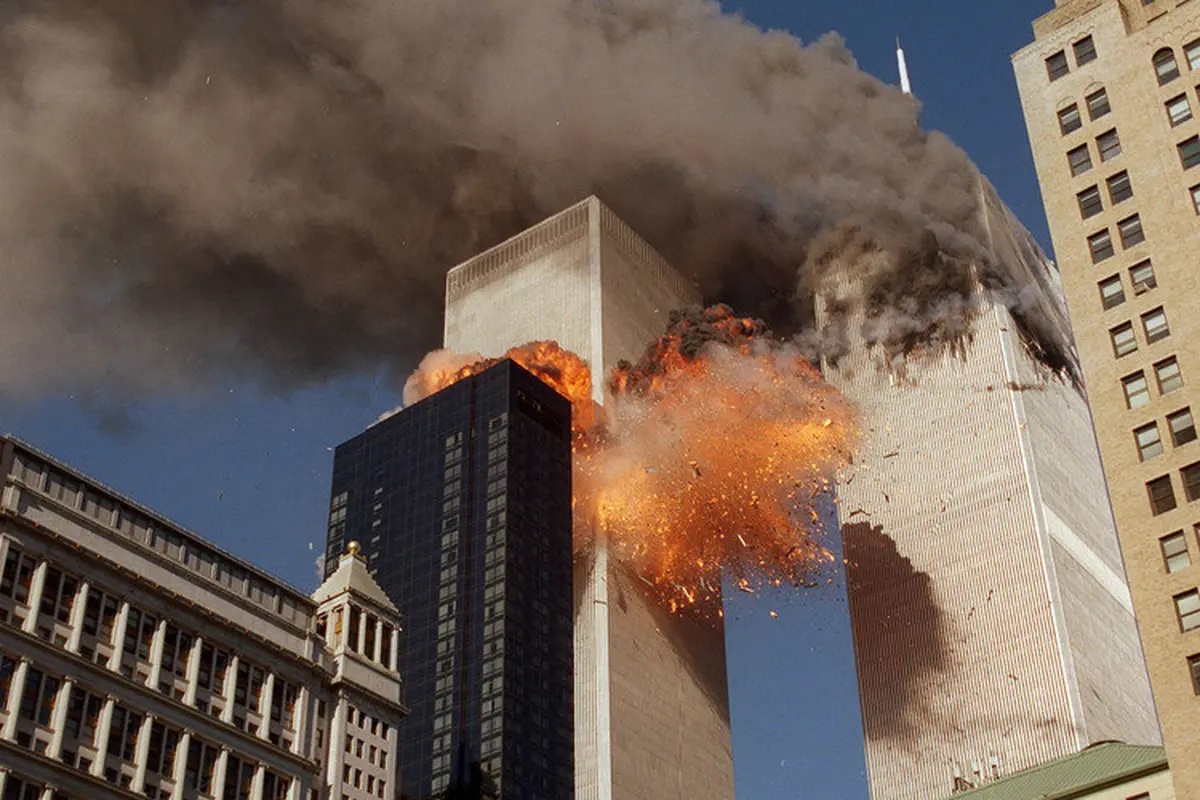 Serangan teroris di World Trade Center, New York, Amerika Serikat pada 9 September 2001 (AP)