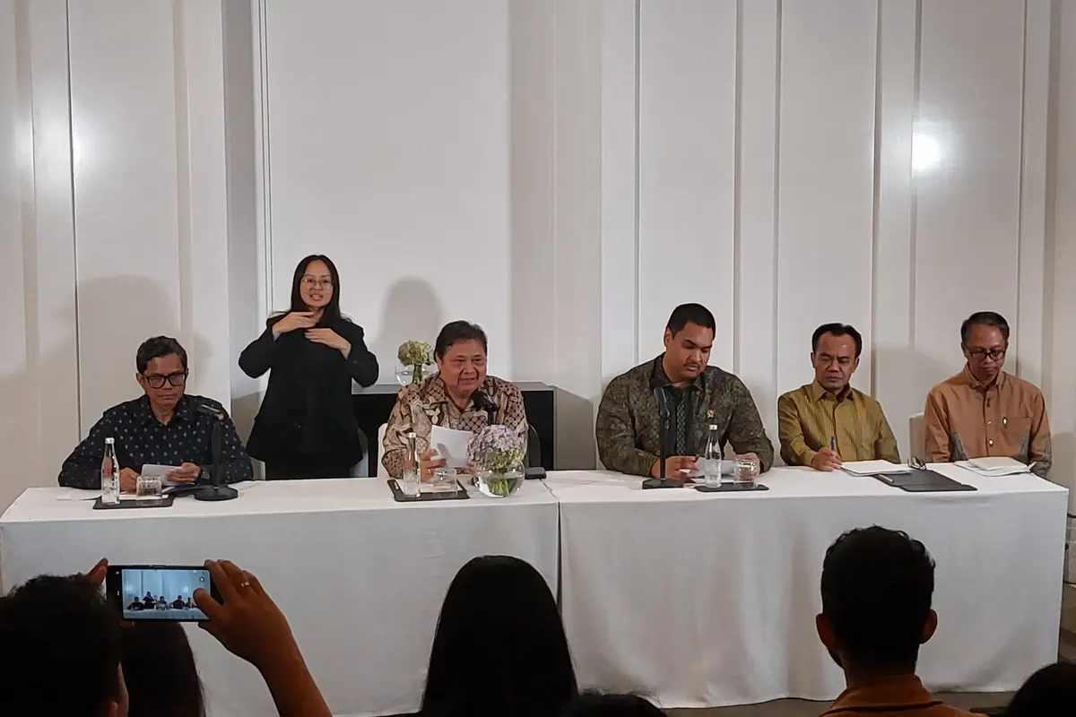 Menteri Koordinator Bidang Perekonomian Airlangga Hartarto dalam  Diskusi Aksesi Indonesia bersama Kepala Perwakilan Negara Anggota OECD, di Jakarta, Rabu (28/2/2024). (Arief/Liputan6.com)