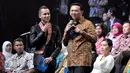 Gubernur DKI Jakarta, Basuki Tjahaja Purnama memberikan sambutan saat menghadiri konser amal "Voice Of Indonesia", Jakarta, Sabtu (17/10/2015). Konser tersebut sebagai aksi peduli kepada masa depan anak Indonesia. (Liputan6.com/Helmi Afandi)