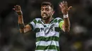 Teka-teki pemain baru Manchester United akhirnya terjawab, mereka resmi memperkenalkan Bruno Fernandes. Gelandang asal Portugal itu didatangkan dari Sporting Lisbon seharga 55 juta euro plus bonus. (AFP/Patricia De Melo Moreira)