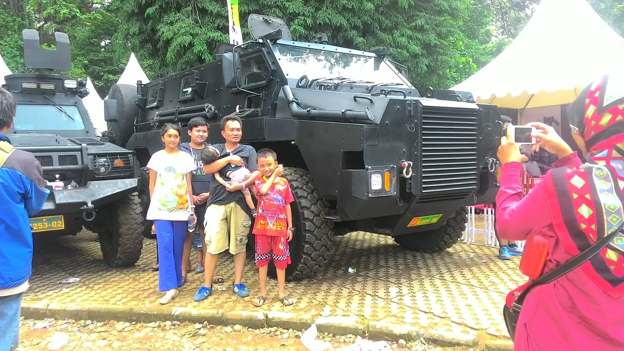 TNI AD Pamer Alusista ke Warga Bogor
