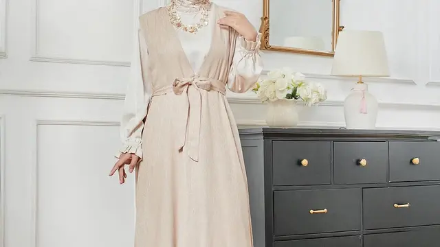 Gaya Hijab ala Aurel Hermansyah. (instagram/aurelie.hermansyah)