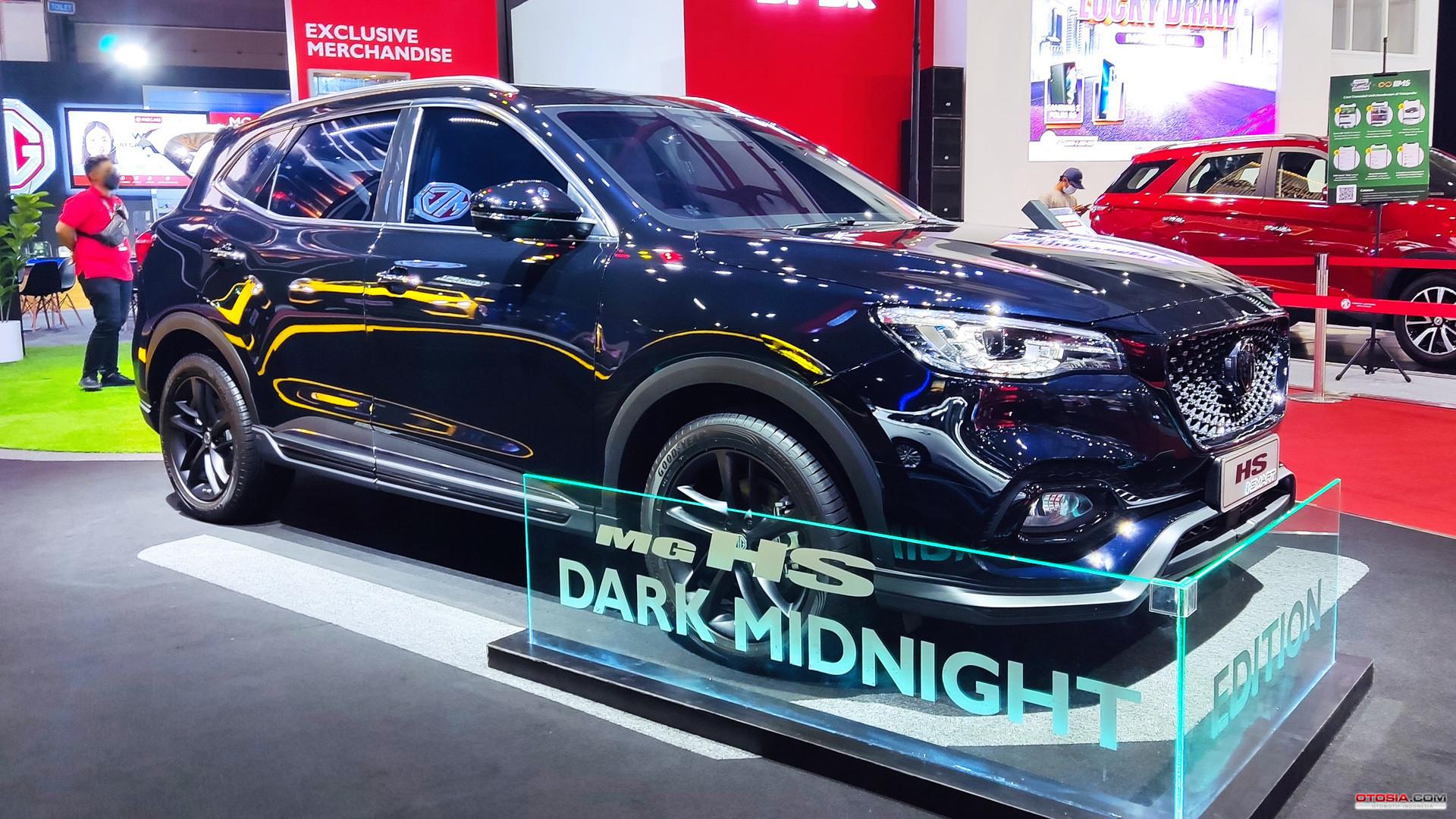 MG HS Dark Midnight Edition (Otosia.com/Arendra Pranayaditya)