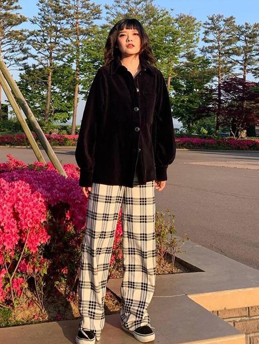 Menjadi seorang fashion blogger membuat Sonia kerap kali memiliki gaya fashionnya sendiri. (Liputan6.com/IG/soniaeryka)