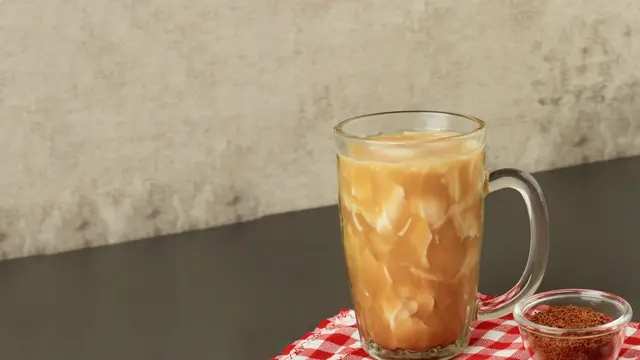 Es kelapa muda gula merah