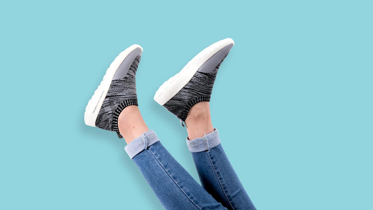 Tampil Lebih Sporty dan Berwarna dengan Sneaker dari Wakai