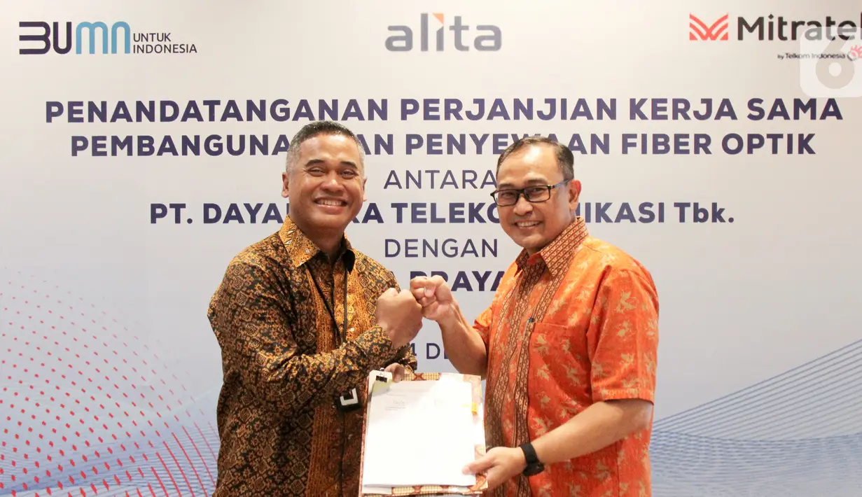 Kerja sama antara Alita dan Mitratel untuk meningkatkan penetrasi fiberisasi di Indonesia guna mendukung kualitas serta kuantitas implementasi broadband internet baik melalui BTS mobile 4G dan 5G maupun fixed FTTx dalam mendukung transformasi digital Indonesia. (Liputan6.com/HO/Alwi)