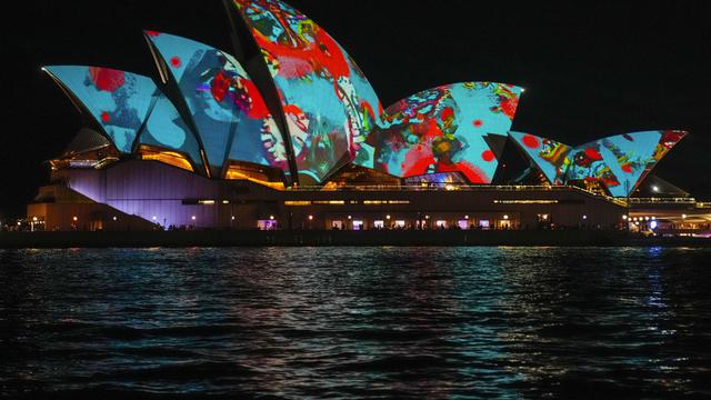 Kota Sydney gemerlap saat Vivid Sydney bercahaya