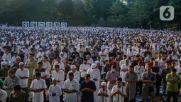 Para jemaah datang berduyun-duyun memadati lokasi tersebut sejak pukul 05.30 WIB. (merdeka.com/Arie Basuki)