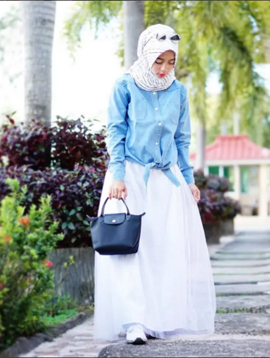 Joyagh, gadis cantik ini juga selebgram berbeda dengan yang lainnya Joyagh lebih terlihat anggun dan elegan. (via instagram@joyagh/Bintang.com)