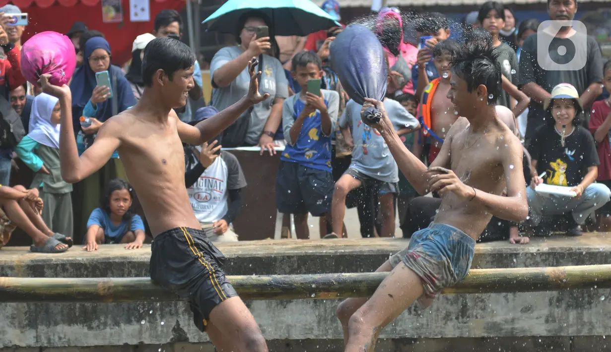 Kali ini lomba bertajuk Semarak Kalimalang digelar dalam menyemarakkan Hari Ulang Tahun (HUT) ke-79 Republik Indonesia (RI). (merdeka.com/Imam Buhori)