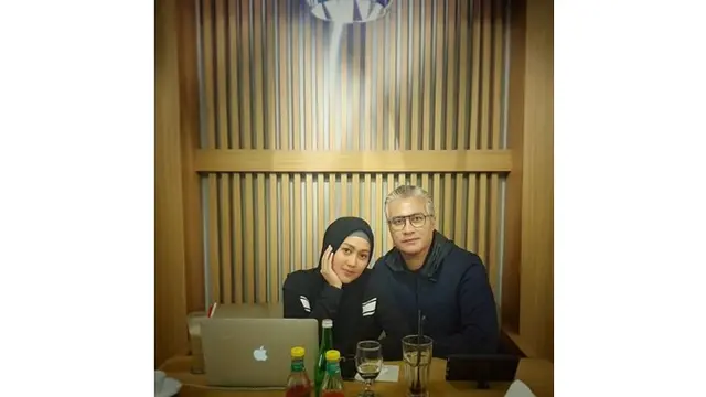 Penampilan baru Novita ini mendapatkan banyak pujian dari netizen.