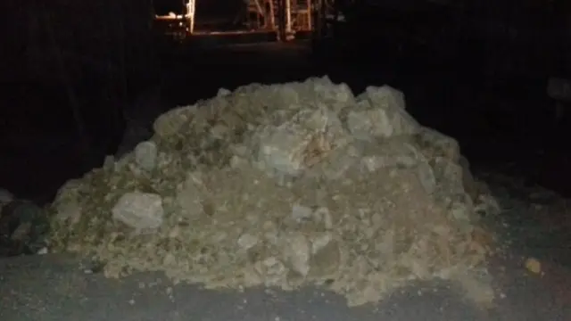 Penutupan akses jalan