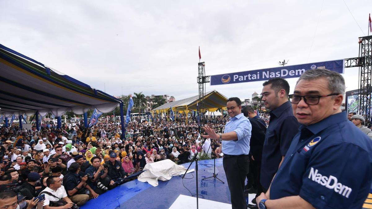 Kunjungi Istana Maimun, Anies Baswedan Disambut Meriah Warga Medan
