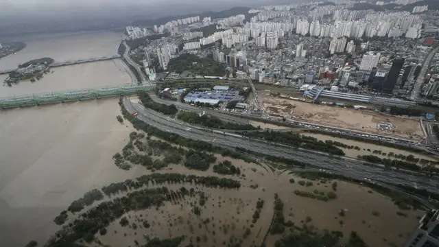 FOTO: Hujan Lebat Akibatkan Banjir di Seoul