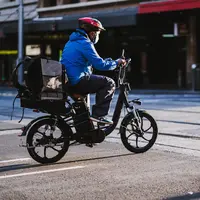 ilustrasi sepeda listrik | pexels.com/@katetrifo