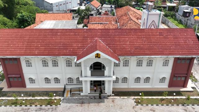 Menteri Pekerjaan Umum dan Perumahan Rakyat (PUPR) Basuki Hadimuljono meresmikan Rumah Susun (Rusun) Panti Asuhan Muhammadiyah Pamekasan, Jawa Timur. (Foto: Kementerian PUPR)