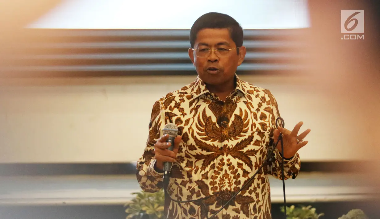 Idrus Marham memberi sambutan dalam serah terima jabatan Menteri Sosial di Kantor Kementerian Sosial, Salemba, Jakarta Pusat, Kamis (18/1).  Presiden Jokowi melantik Idrus pada Rabu (17/1). . (Liputan6.com/Angga Yuniar)