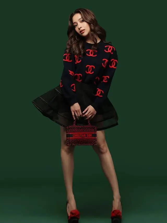 Nikita Willy dengan rambut tergerai panjang (Instagram/nikitawilly94)