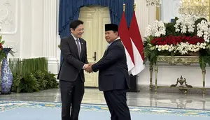 Momen Prabowo Sambut Hangat PM Singapura di Istana Merdeka